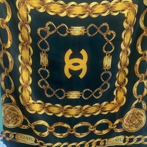 CHANEL Scarf